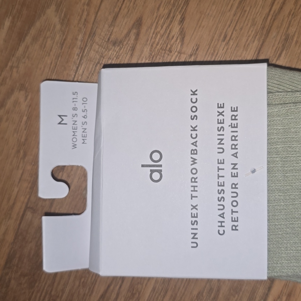 ALO Unisex Throwback Sock Limited edition/release Limestone/White medium $34 - Picture 6 of 8